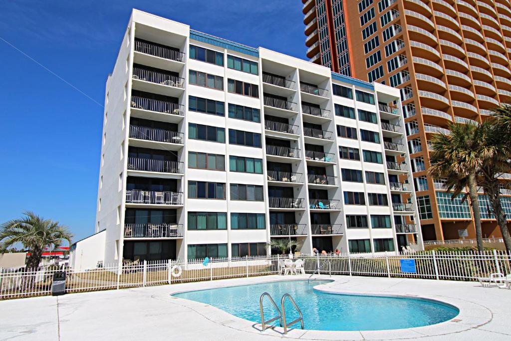 The Breakers condos in Orange Beach